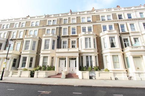 Studio to rent, Penywern Road, Earls Court, London SW5
