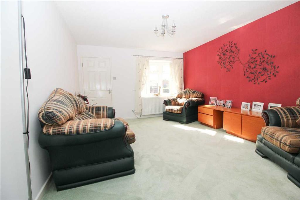 Hazelmere Crescent Eastfield Glade 2 Bed Semi Detached House £170 000