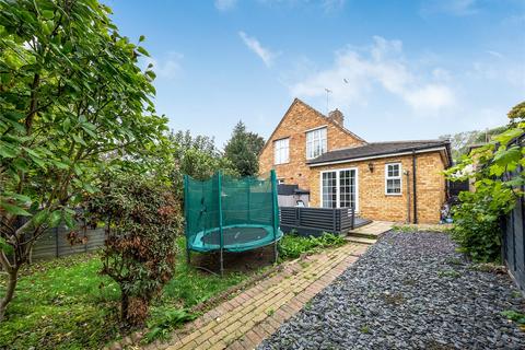 13 Malling Way, Bromley, BR2 7PJ