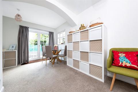 13 Malling Way, Bromley, BR2 7PJ
