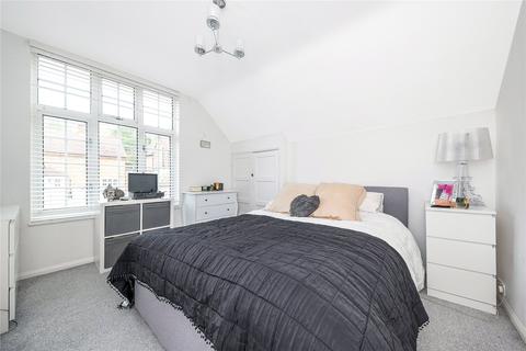 13 Malling Way, Bromley, BR2 7PJ