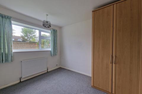 2 bedroom flat to rent, Lord Warden Avenue, Walmer, CT14