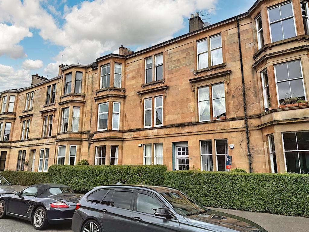 Melville Street, Glasgow G41 2 bed flat for sale £199,995