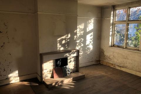 49 Hillside Avenue, Gravesend, DA12 5QN