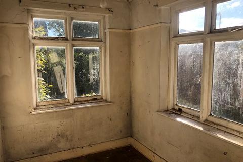 49 Hillside Avenue, Gravesend, DA12 5QN