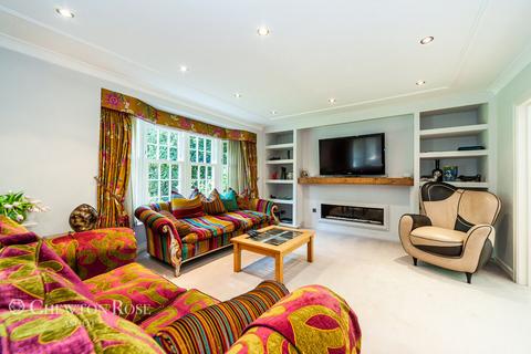 Roxburgh Kier Park, Ascot, SL5 7DS
