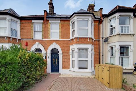 4 bedroom terraced house for sale - Westmount Road, London, SE9