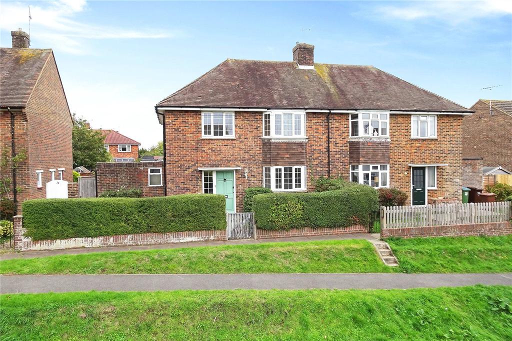 Arundel Road, Angmering, West Sussex 3 bed semidetached house £350,000