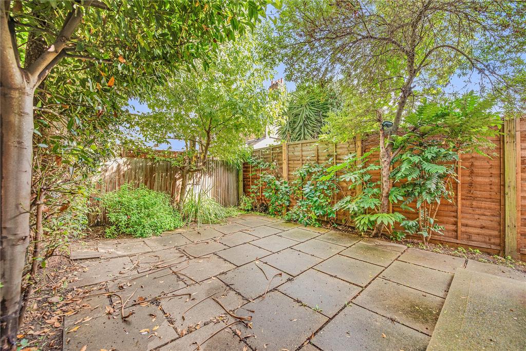Breer Street, Fulham, London, SW6 2 bed flat - £595,000