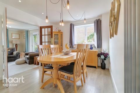 57 Cheapside West, Rayleigh, SS6 9DE