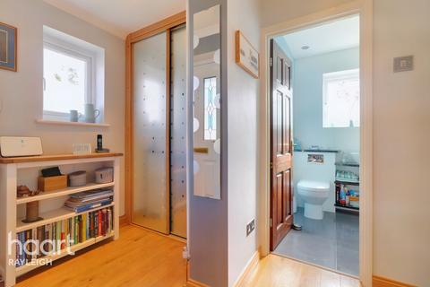 57 Cheapside West, Rayleigh, SS6 9DE