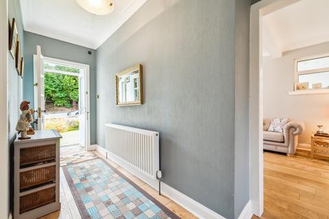 3 Hill Crescent, Clarkston, Glasgow, G76 8DQ