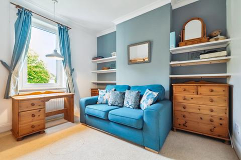 3 Hill Crescent, Clarkston, Glasgow, G76 8DQ