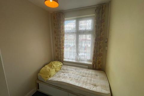 71 Brampton Road, Kingsbury, London, NW9 9DE