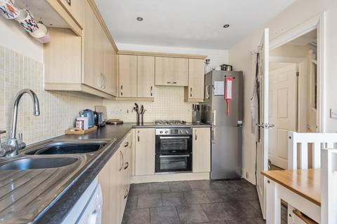 25 Wise Close, Swindon, SN2 7LT