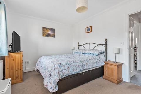 25 Wise Close, Swindon, SN2 7LT