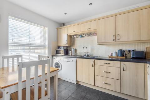 25 Wise Close, Swindon, SN2 7LT