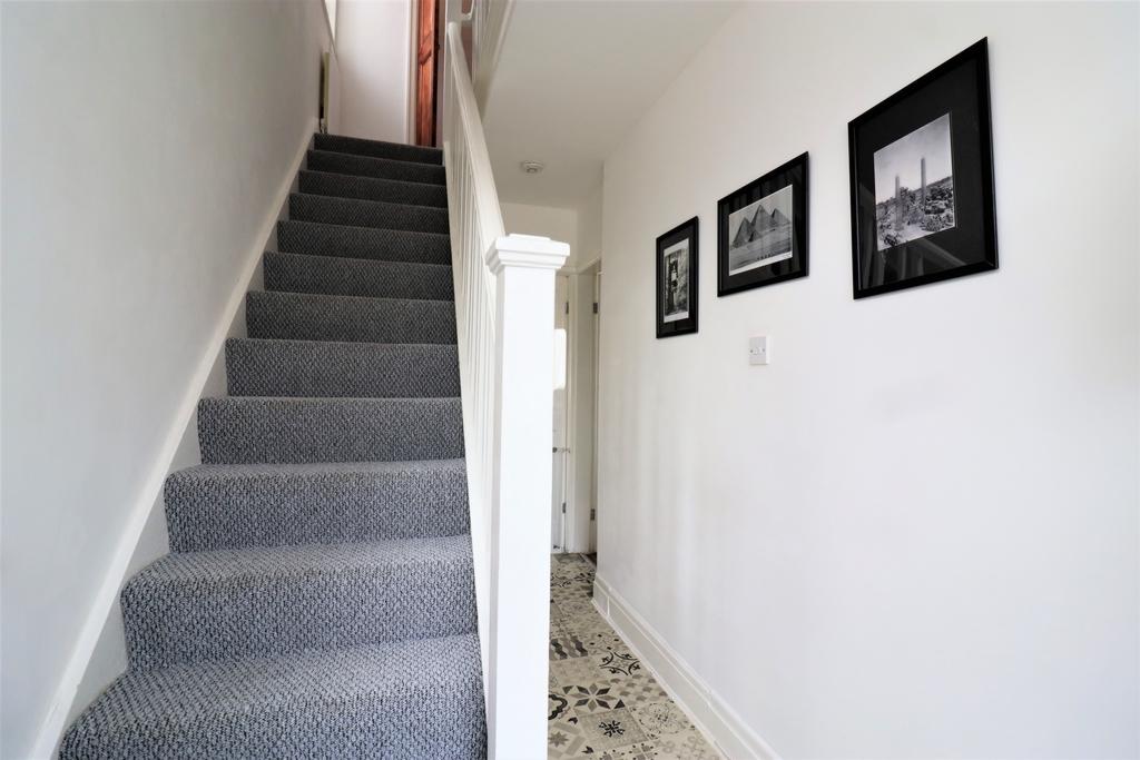 Canterbury Road, Redcar, TS10 3 bed house £750 pcm (£173 pw)