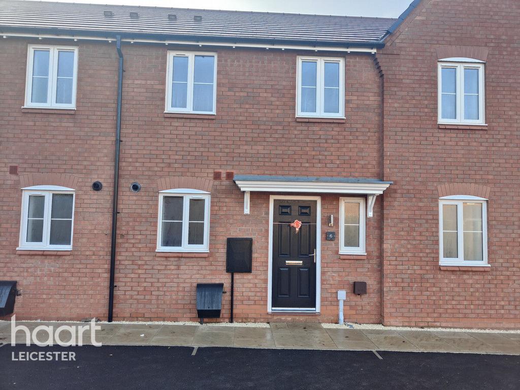 Abbots Drive, Oadby 2 bed terraced house for sale £137,500