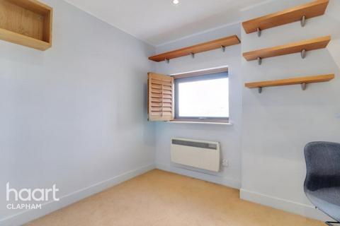 2 bedroom flat to rent, Clapham Park Road, London