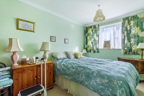 160 Colwell Drive, Witney, OX28 5NN