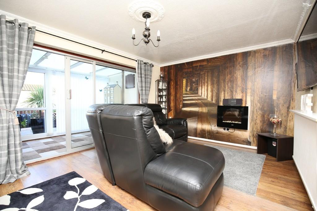 Ivatt, Glascote Heath, Tamworth 3 bed terraced house £179,950