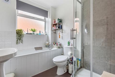 14 Chestnut Close, Waddesdon, Aylesbury, HP18 0LJ