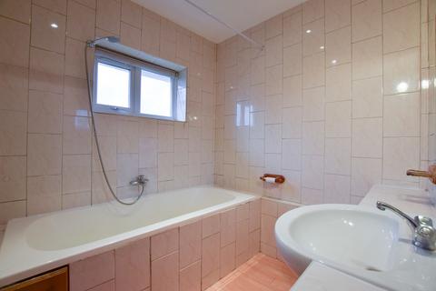 2 bedroom flat to rent, Tunstall Court, Ennerdale Road, Kew