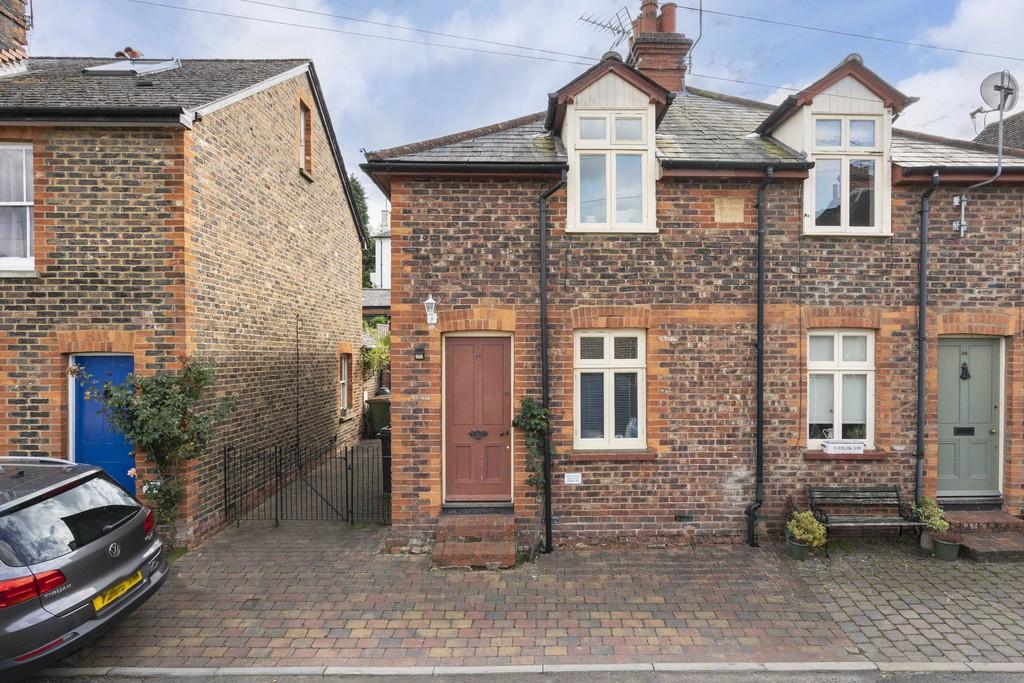 Furlong Road, Westcott 2 bed semidetached house £425,000