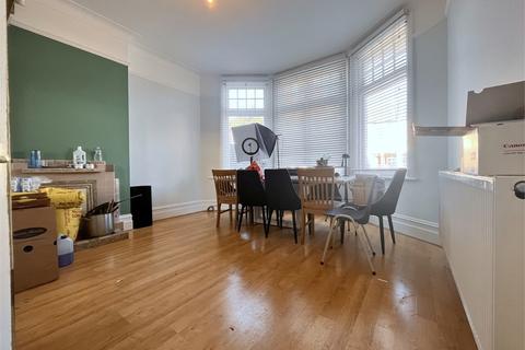 49 Rosenthal Road, London, SE6 2BX