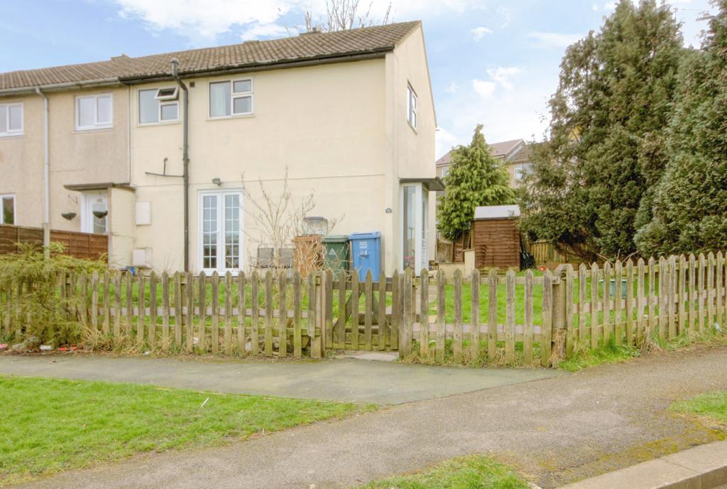 Moorview Road, Skipton 2 bed end of terrace house £155,000