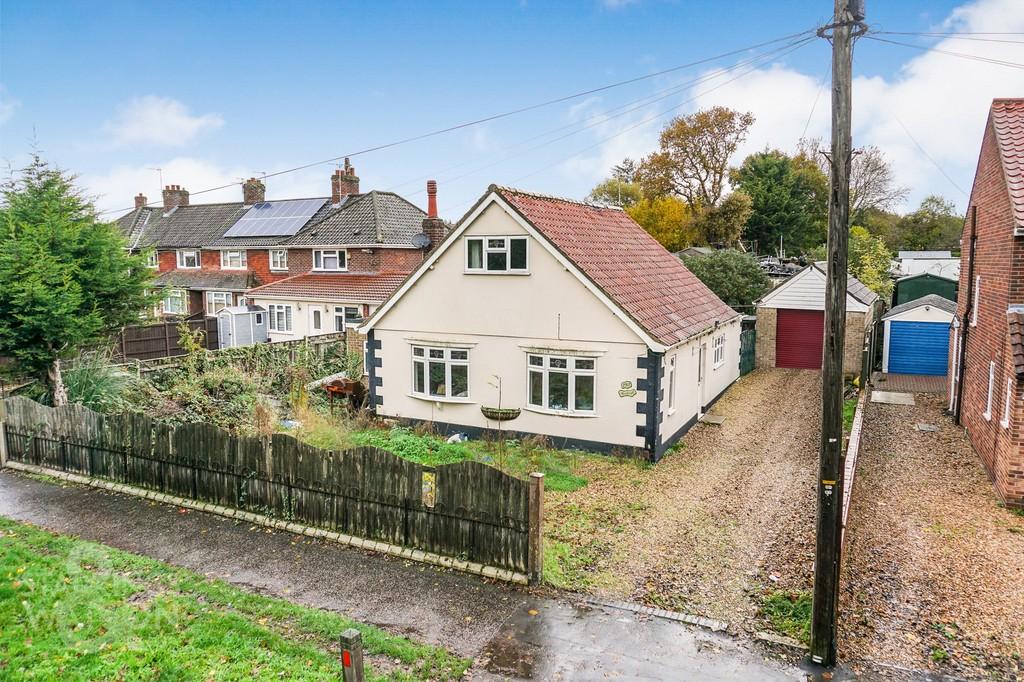 Dereham Road, New Costessey, Norwich 3 bed chalet £270,000