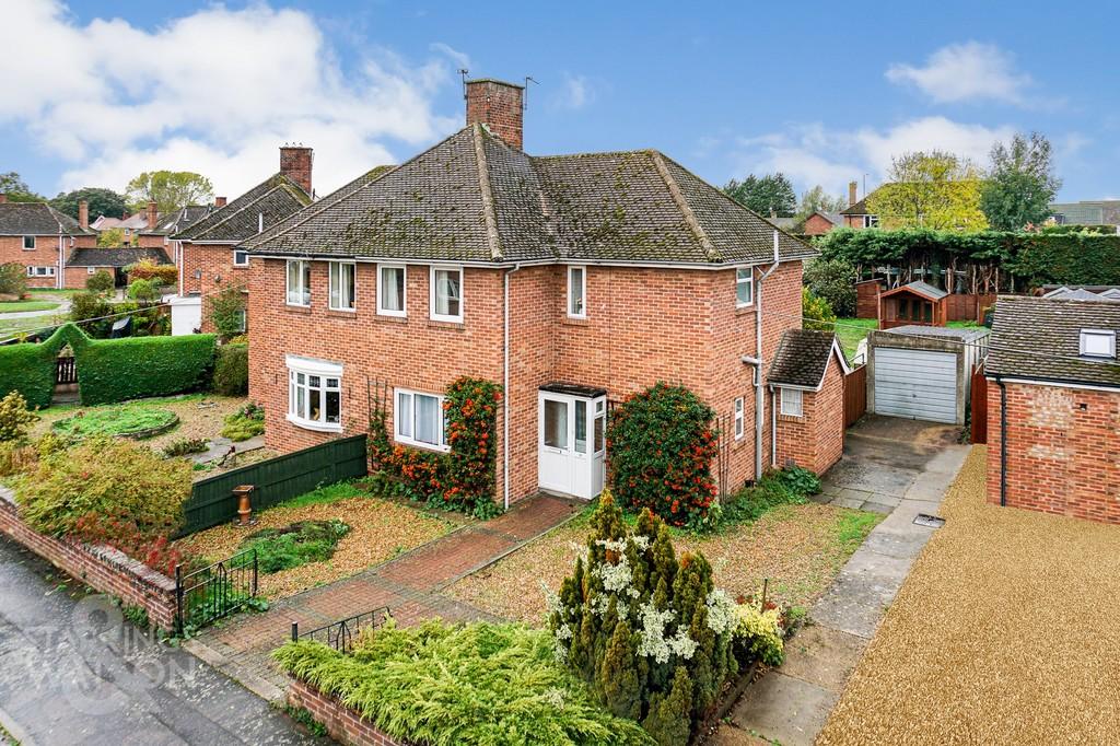 Joyce Road, Bungay 3 bed semidetached house £225,000