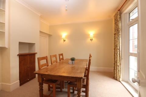 3 bedroom semi-detached house to rent, DORKING RH4