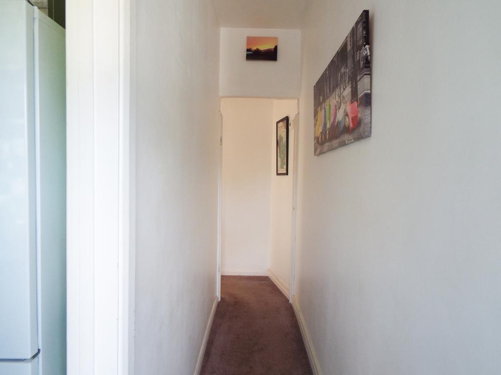 The Avenue, Crowthorne RG45 2 bed apartment £1,250 pcm (£288 pw)