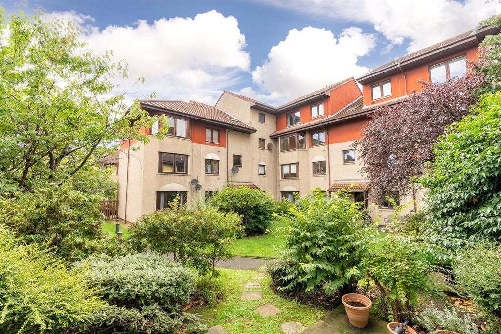 1/5 New Orchardfield, Edinburgh, EH6 2 bed flat £200,000
