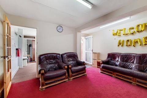 35 Third Avenue, Manor Park, London, E12 6DX