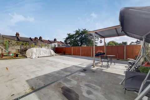 35 Third Avenue, Manor Park, London, E12 6DX