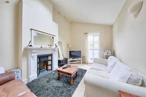 2 bedroom flat for sale - Trinity Road, Tooting Bec, SW17 7SD