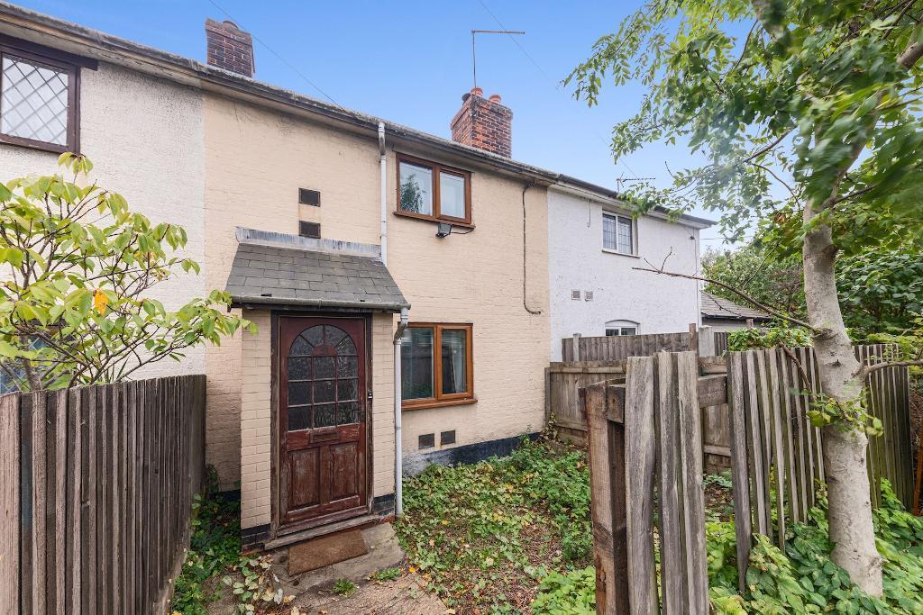 Lattinford, Ipswich Road, Stratford St Mary, CO7 6PQ 1 bed link detached house £190,000