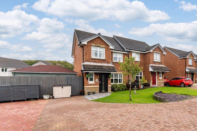 2 Dunnottar Drive, Kilmarnock, KA1 2RZ 3 bed semidetached villa £185,000