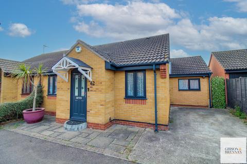 3 bedroom semi-detached house for sale - Havering Close, Clacton-on-sea, CO15