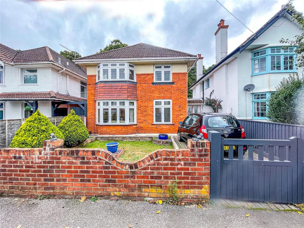 Seaward Avenue, Bournemouth, BH6 3 bed detached house for sale £675,000