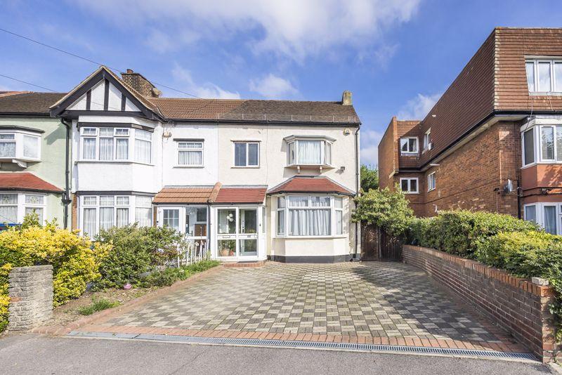 Gantshill Crescent, Gants Hill 3 bed terraced house £575,000