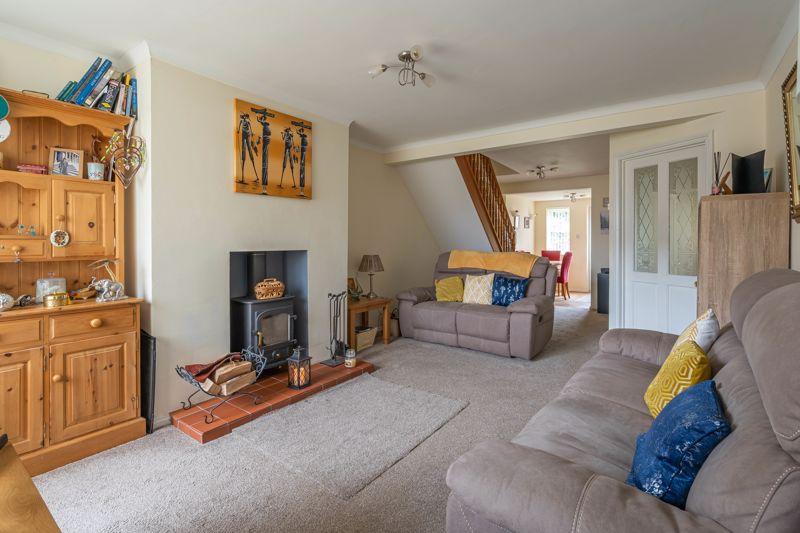 Fallowfields, Bicester 2 bed semidetached bungalow £385,000