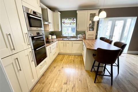 25 Common Road, Thorpe Salvin, Worksop, S80 3JJ