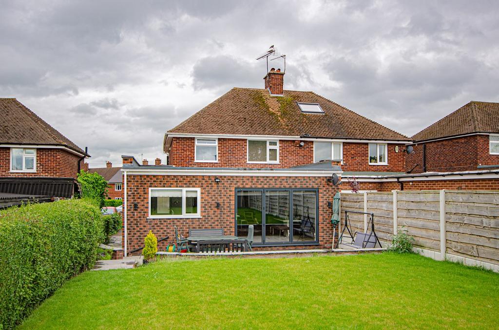 Lime Avenue, Weaverham, Northwich, CW8 3 bed semidetached house £