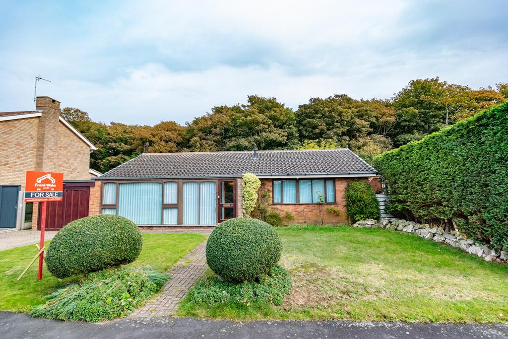 Hall Park Drive, Lytham, FY8 3 bed detached bungalow £399,950