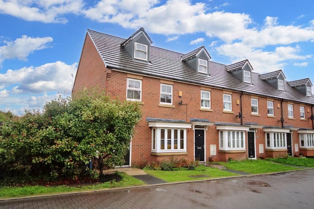 Atlanta Gardens, Great Sankey... 3 bed end of terrace house £300,000