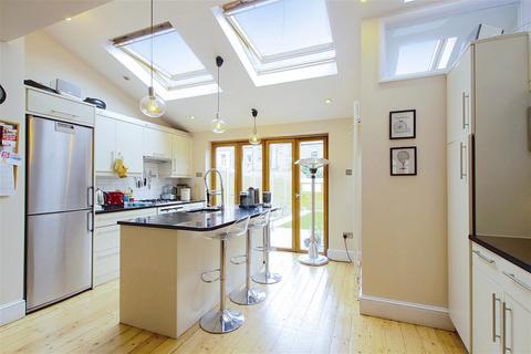 29 Dudley Gardens, London, W13 9LU